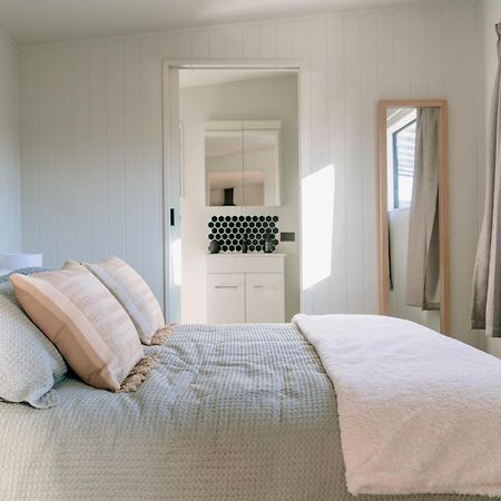 Mountain Cabin - Central, Cosy And Cute With Views Wanaka Exterior photo